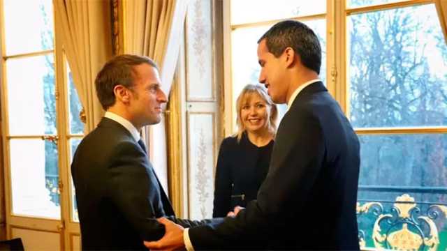 Emmanuel Macron recibió en El Elíseo a Juan Guaidó en su visita a París. (Foto: @JuanGuaidó)