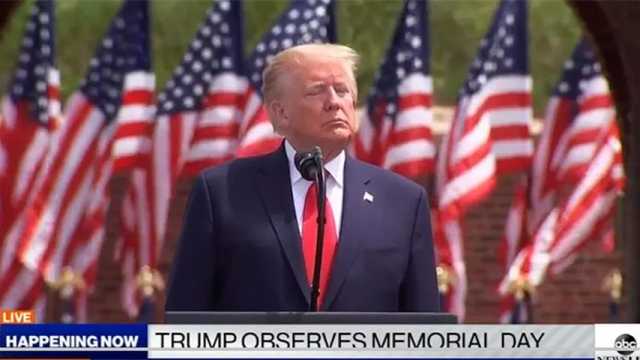 Donald Trump en los actos en el Cementerio Nacional de Arlington. (Foto: ABCnews)