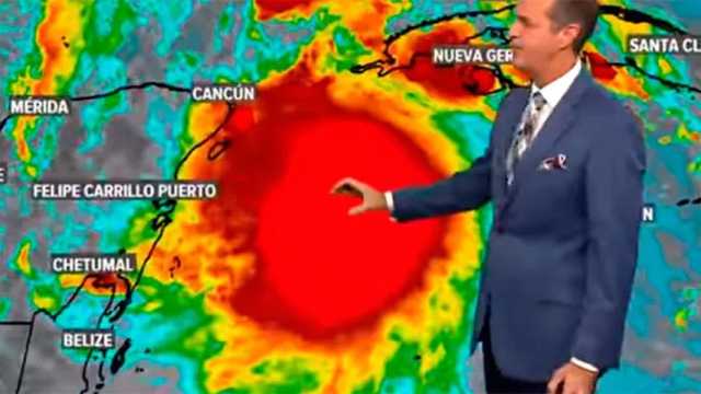 Delta, uno de los huracanes más peligrosos sobre la gran zona turística de Cozumel. Playa del Carmen y Cancún. (Imagen/Satélite: WWLTV)