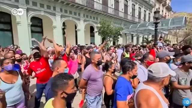 Cuba sale a las calles en protesta por el régimen de Miguel Díaz-Canel. (Foto: YouTube)