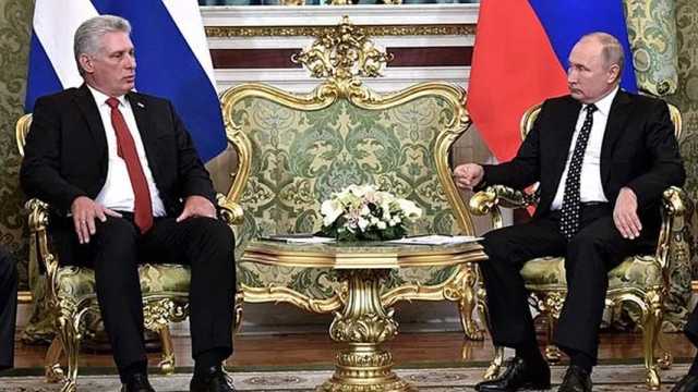 Vladimir Putin y el presidente del Consejo de Estado y del Consejo de Ministros de Cuba, Miguel Díaz-Canel Bermúdez. (Foto: Wikimedia)